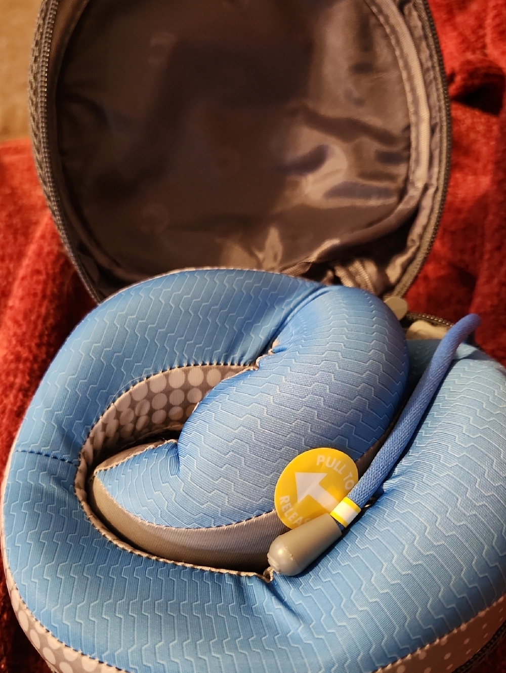 Cabeau Cooling Travel Neck Pillow New! Baby Blue Color With Case.